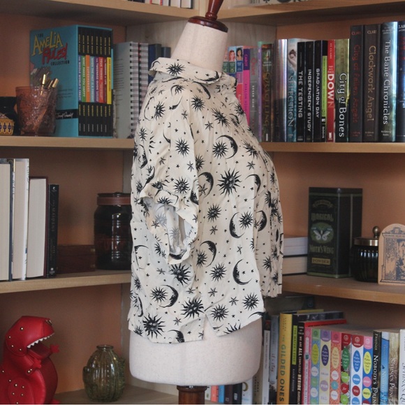 Hot Topic Off-White Celestial Button-Up Top - Picture 2 of 6